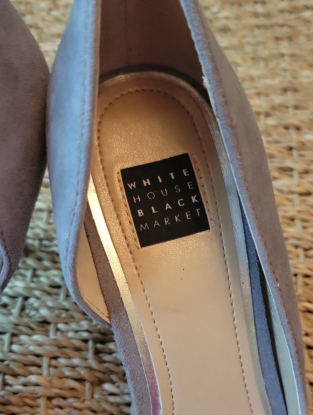 White House Black Market Ella Ash Gray Leather Pumps Pointed Toe Size 6